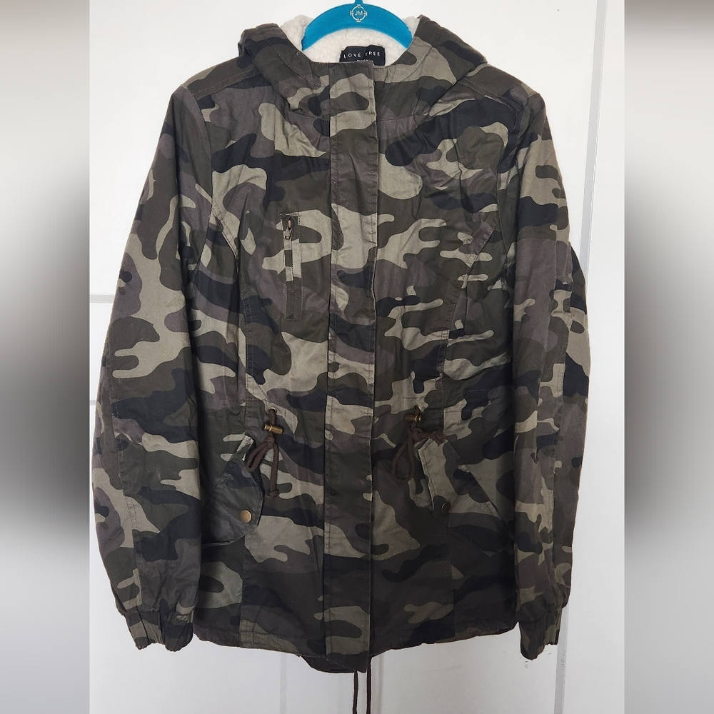 Love Tree Camouflage Hooded Jacket